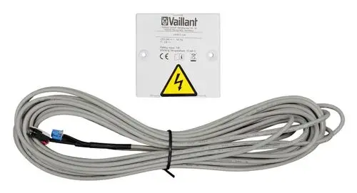 Vaillant On/Off Kontakt mit Anschlusskabel, ausgestattet mit mehreren Leitungen, zur Verwendung in Heiz- oder Kühlsystemen.